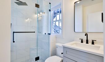 221 S ALFRED St 3A, Alexandria, VA 22314