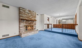1267 Nursery Hill Ln, Arden Hills, MN 55112