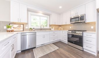 2971 Daleview Dr, Ann Arbor, MI 48105
