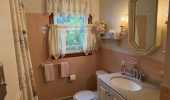 124 Brentwood Dr, Bristol, CT 06010
