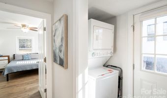 18 Oteen Park Pl, Asheville, NC 28805