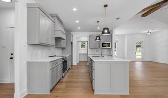 6748 N Detonti Rd, Bauxite, AR 72011