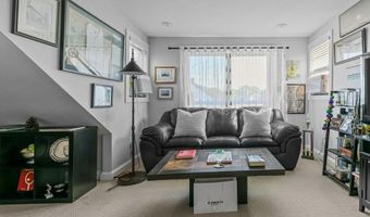 21 Slocum St, Newport, RI 02840