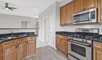 801 S GREENBRIER St 412, Arlington, VA 22204