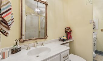 643 Isle View Dr, Akron, OH 44319