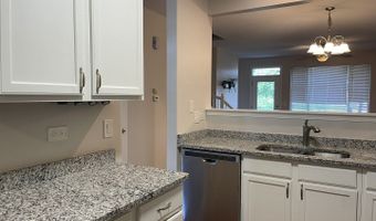 28 Waverly Ct 28, Algonquin, IL 60102