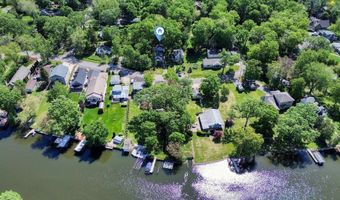 38393 N Lakeside Pl, Antioch, IL 60002
