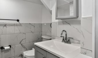 87 Buckingham Dr, Albany, NY 12208