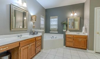 8900 Hinkson Rd, Benton, AR 72019