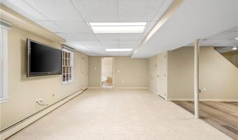 61 Kimberly Ln, Cranston, RI 02921