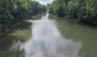 136 Riverview Dr, Anderson, MO 64831