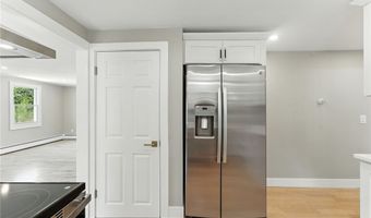 82 Barton Ave, Warwick, RI 02889