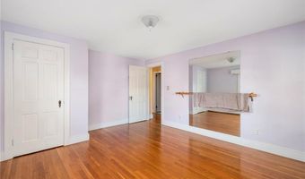 14 Fairview Ave, Lincoln, RI 02865