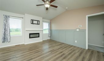 2860 Pilgrim Dr SW, Altoona, IA 50009