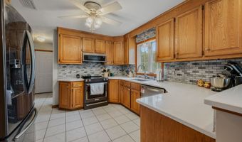 364 Cabin Rd, Colchester, CT 06415