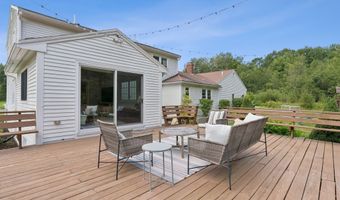 2 Winsome Lea Rd, Falmouth, ME 04105