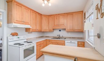 19 Valerie Ln, Danbury, CT 06811