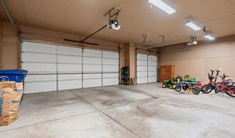 1013 HARVEST Trl, Appleton, WI 54913
