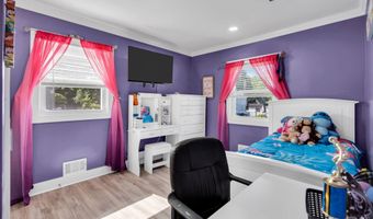 3 Widgeon Dr, Bayville, NJ 08721