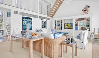275 Boston Neck Rd, Narragansett, RI 02882