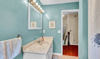1 Guernsey Rd, Brookfield, CT 06804