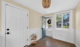 9 Milton Rd, Barrington, RI 02806