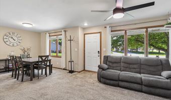 5414 Schubert St, Ames, IA 50014