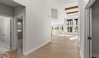 880 Hemlock Dr, Addison, MI 48370