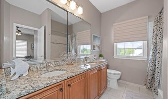33 WATERTON Dr, Bear, DE 19701