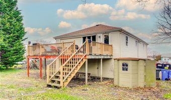 132 Maple Ave, Middletown, RI 02842