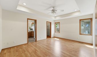 2402 Suncrest Dr, Ames, IA 50014