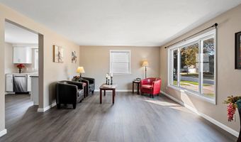 2500 S JEFFERSON St, Appleton, WI 54915