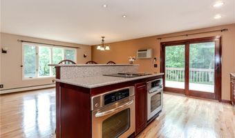 422 Buxton St, North Smithfield, RI 02896