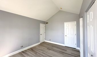 1145 Mackenzie Dr, Antioch, IL 60002