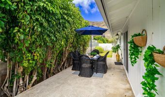 7528 Olili Pl, Honolulu, HI 96825