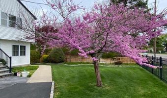 55 Parkway Ave, Amityville, NY 11701