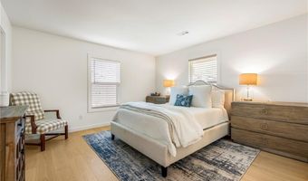 1004 Robin Haven Dr, Bentonville, AR 72712
