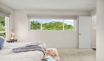 98-2033 Pahiolo St, Aiea, HI 96701
