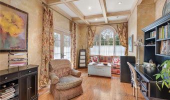 287 Gibbs Ave, Newport, RI 02840