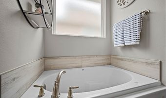 124 Sea Breeze Dr, Aransas Pass, TX 78336