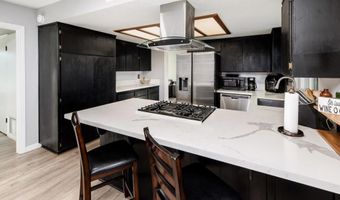 435 W Hawthorne St, Fallbrook, CA 92028