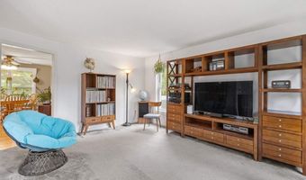 2 Golden View Dr, Bow, NH 03304