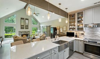 4 Egret Dr, Beaufort, SC 29907