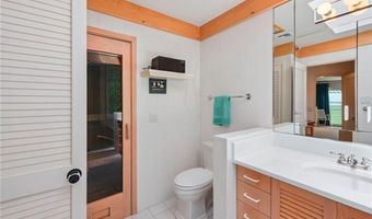 275 Boston Neck Rd, Narragansett, RI 02882