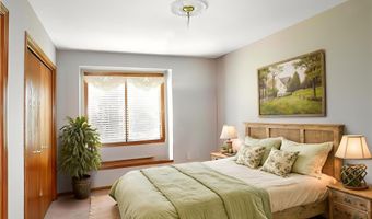 1699 Glade Dr SW, Altoona, IA 50009