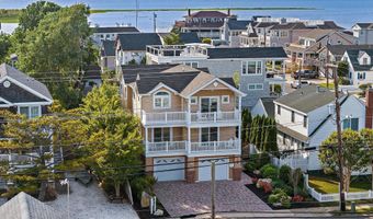 706 S BAY Ave, Beach Haven, NJ 08008