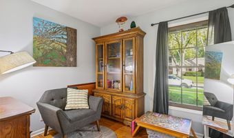 210 12th Ave NW, Altoona, IA 50009