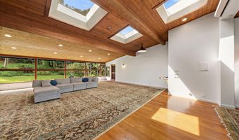 1055 Kaupakalua Rd, Haiku, HI 96708