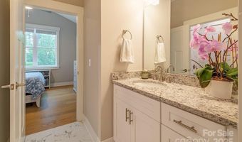 64 Creekside View Dr, Asheville, NC 28804