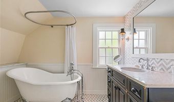81 Mathewson Rd, Barrington, RI 02806